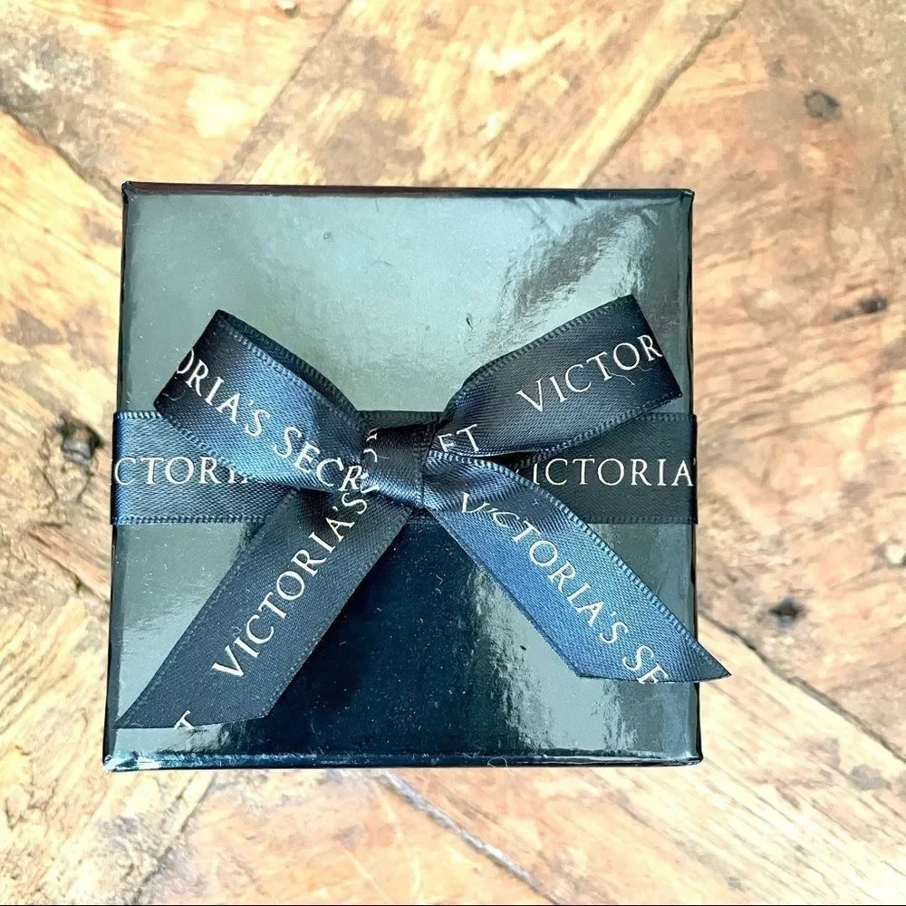 Victoria Secret gold tone necklace & bracelet set
